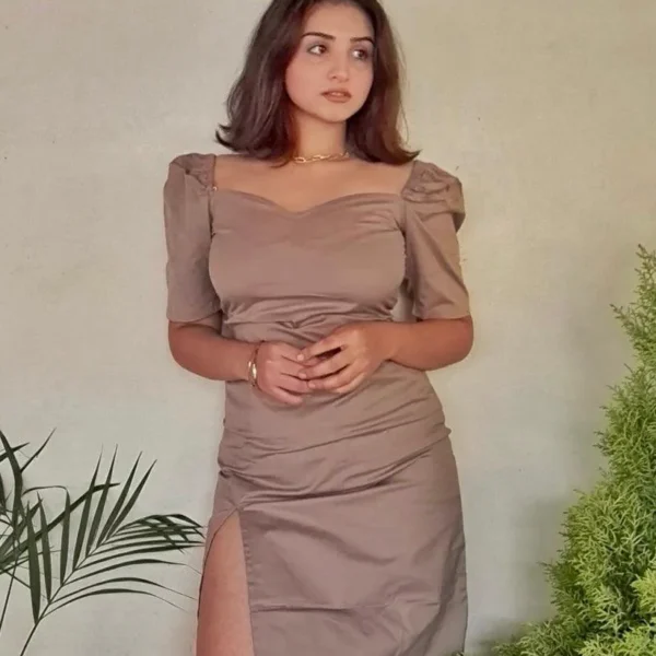 Sweetheart Midi dress - Light beige